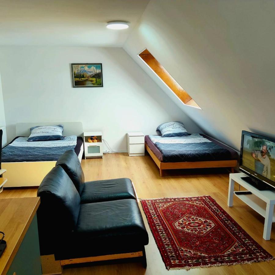 Moderne Wohnung In Ruhiger Lage Κρέφελντ Εξωτερικό φωτογραφία